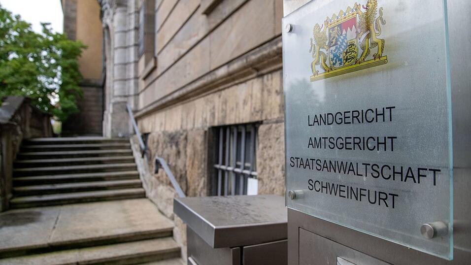 Der Angeklagte sitzt nicht in Untersuchungshaft. (Archivbild)