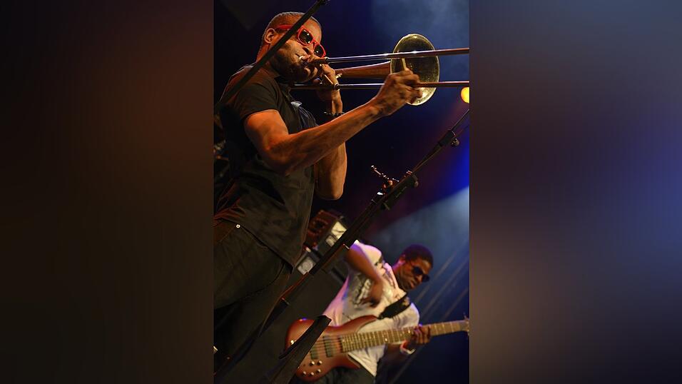 Impressionen vom Auftritt von Trombone Shorty & Orleans Avenue. Foto: Ulli Scharrer / Mathias Adam