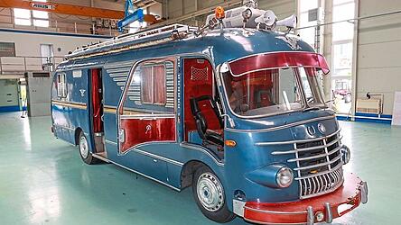 Was für ein Gefährt! Der Mercedes Benz OP311 Salamander von Uschi Obermaier steht aktuell in einer Lagerhalle im Münchner Südwesten.