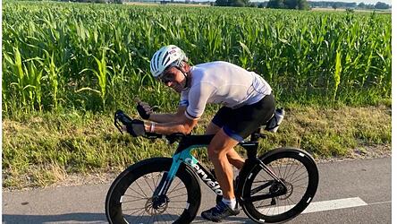 Rund 1.700 Kilometer von insgesamt 3.600 hat Rainer Steinberger beim Race Around Poland schon absolviert. Aktuell führt der Pösinger nach 60 Stunden im Sattel damit das Klassement an.