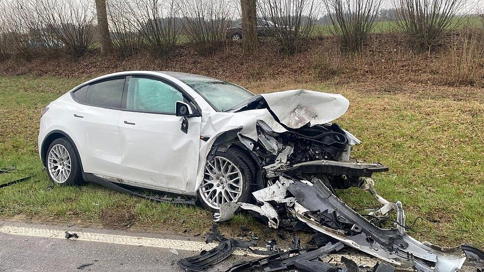 Bei Unterglaim ereignete sich ein schwerer Unfall. Bei Unterglaim ereignete sich ein schwerer Unfall.