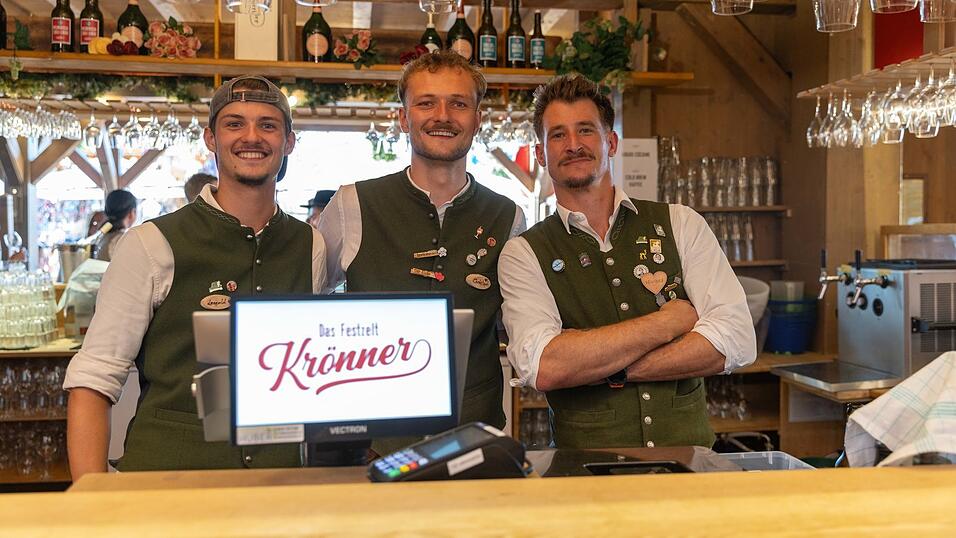 Die Partybilder vom Dienstag, 11. August, aus dem Festzelt Krönner. Die Partybilder vom Dienstag, 11. August, aus dem Festzelt Krönner.
