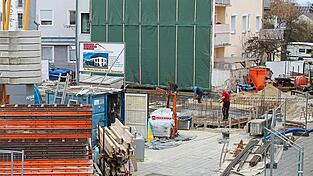 Nachdem die Frostperiode &uuml;berstanden scheint, geht es laut Architekt Alexander Hoffmann ab n&auml;chster Woche 'sichtbar nach oben' in der Fischerei 14.