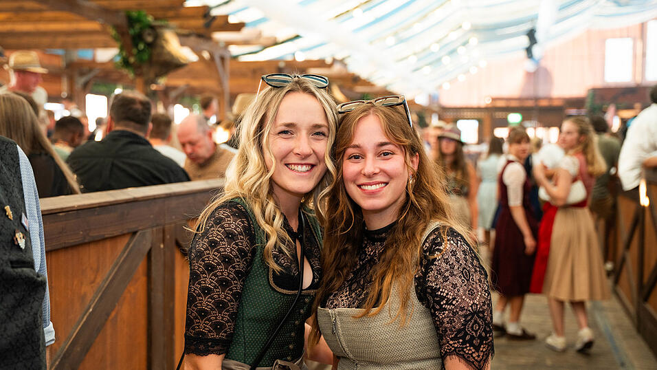 Die Partybilder vom Freitag, 14. August, aus dem Festzelt Wenisch. Die Partybilder vom Freitag, 14. August, aus dem Festzelt Wenisch.
