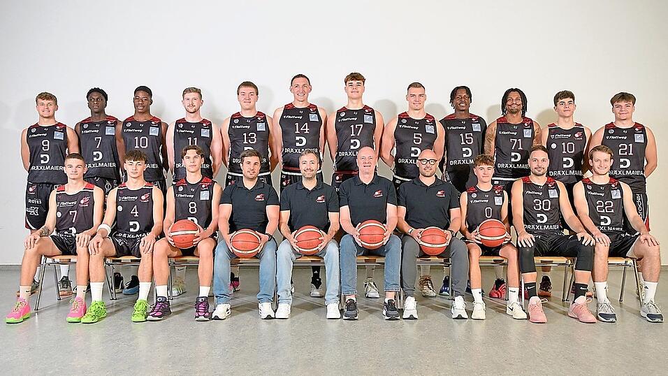 Mit diesen 18 Spielern gehen die Baskets Vilsbiburg in die Saison der 1. Regionalliga - und jagen dem Ziel hinterher, ins Playoff-Halbfinale einzuziehen.