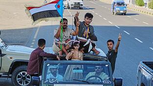 Die Separatisten haben im östlichen Jemen große Gebiete eingenommen. Die Separatisten haben im östlichen Jemen große Gebiete eingenommen.