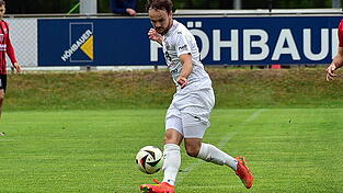 Simon Haimerl hatte das 2:1-Siegtor f&uuml;r den ASV auf dem Fu&szlig;.