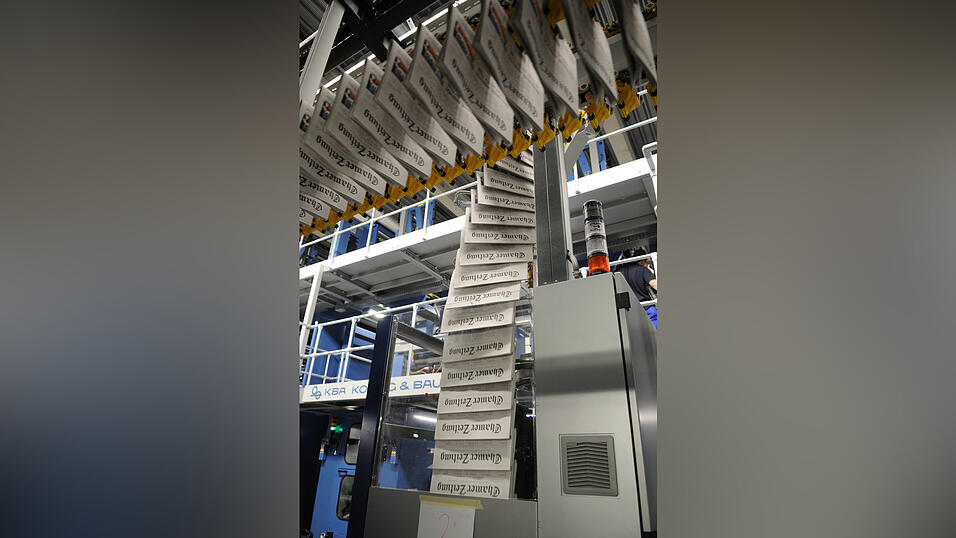 Die Druckmaschine kann in einer Stunde bis zu 45.000 Zeitungen drucken und falzen. (Foto: Ulli Scharrer) Die Druckmaschine kann in einer Stunde bis zu 45.000 Zeitungen drucken und falzen. (Foto: Ulli Scharrer)
