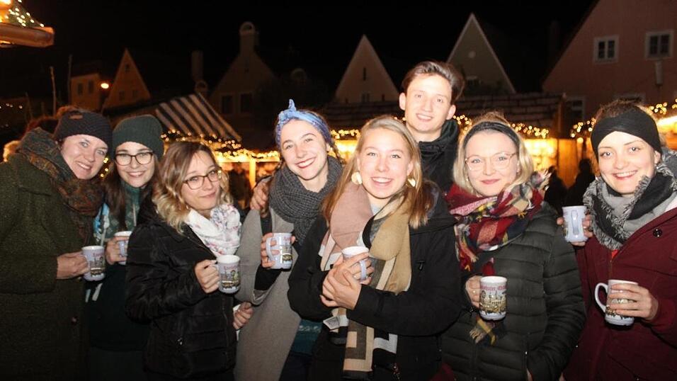 Es weihnachtet in Landshut. Am Donnerstag ist der Christkindlmarkt feierlich er&ouml;ffnet worden.