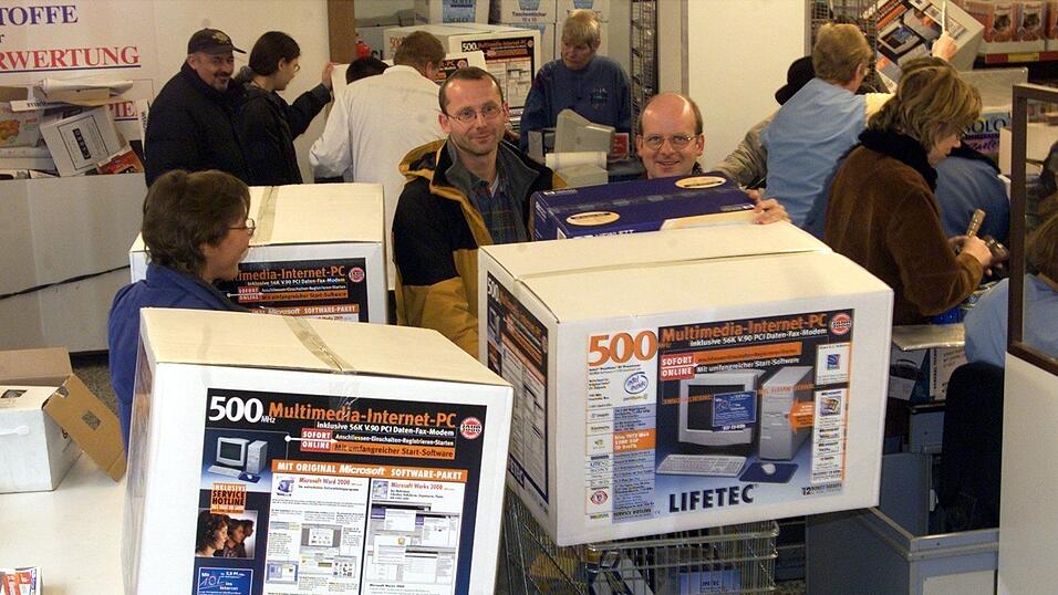 Das gute Preis-Leistungs-Verhältnis der Aldi-PCs lockte viele Kunden an. (Archivbild) Das gute Preis-Leistungs-Verhältnis der Aldi-PCs lockte viele Kunden an. (Archivbild)