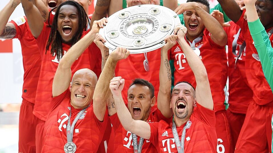 Deutscher Meister mit dem FC Bayern: Rafinha (M).