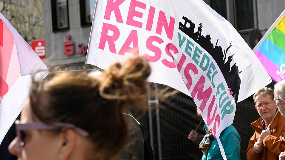 Initiativen gegen Rechtsextremismus und Rassismus sehen sich einer Analyse der Amadeu Antonio Stiftung systematisch unter Druck gesetzt. (Archivbild) Initiativen gegen Rechtsextremismus und Rassismus sehen sich einer Analyse der Amadeu Antonio Stiftung systematisch unter Druck gesetzt. (Archivbild)