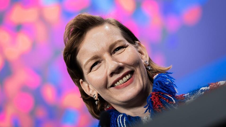 Sandra H&uuml;ller spricht &uuml;ber ihre Erfahrungen, eine Frau zu spielen, die sich als Mann ausgibt.