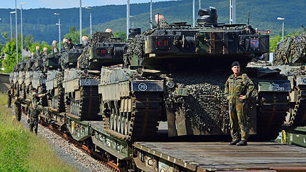 Fünf Prozent der Wirtschaftsleistung für die Verteidigung: Das ist die Forderung der USA vor dem Nato-Gipfel. Deutschland unterstützt diese Forderung nun.