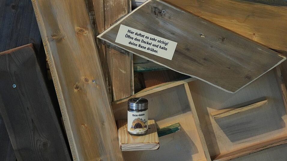 Wer mutig genug ist, kann auch mal eine Prise Olchis-Höhle und Stinkesocken einatmen. Wer mutig genug ist, kann auch mal eine Prise Olchis-Höhle und Stinkesocken einatmen.