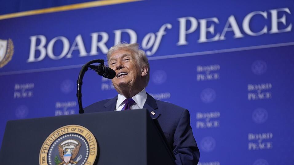 Der umstrittene Friedensrat ist ganz auf ihn zugeschnitten: US-Pr&auml;sident Donald Trump hat den Vorsitz inne. (Archivbild)
