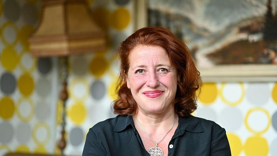 Luise Kinseher wird an diesem Mittwoch am Odeonsplatz auf der Bühne stehen. Die 54-Jährige ist eine preisgekrönte Kabarettistin. Von 2011 bis 2018 hielt sie die Salvatorrede. Luise Kinseher wird an diesem Mittwoch am Odeonsplatz auf der Bühne stehen. Die 54-Jährige ist eine preisgekrönte Kabarettistin. Von 2011 bis 2018 hielt sie die Salvatorrede.