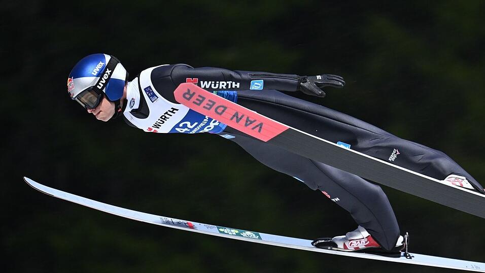 Skispringer Wellinger kommt wieder ins Fliegen.