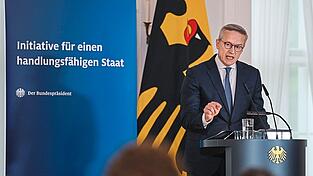 Digitalminister Karsten Wildberger spricht zur Vorstellung und Diskussion des Abschlussberichts der „Initiative für einen handlungsfähigen Staat“ im Schloss Bellevue.