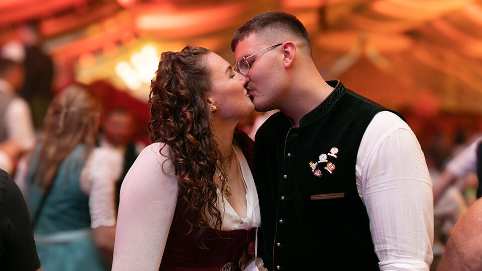 Die Partybilder vom Samstag, 9. August, aus dem Festzelt Wenisch. Die Partybilder vom Samstag, 9. August, aus dem Festzelt Wenisch.