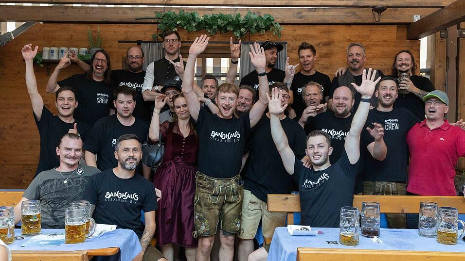 Die Partybilder vom Montag, 10. August, aus dem Festzelt Wenisch. Die Partybilder vom Montag, 10. August, aus dem Festzelt Wenisch.