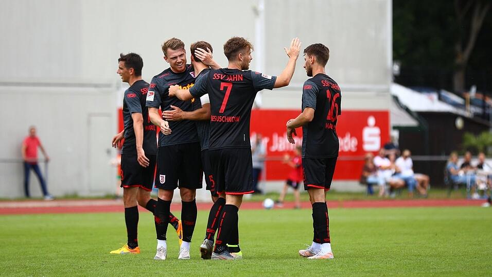 Der SSV Jahn Regensburg hat am Samstagnachmittag 4:0 gegen die SpVgg Bayreuth gewonnen.