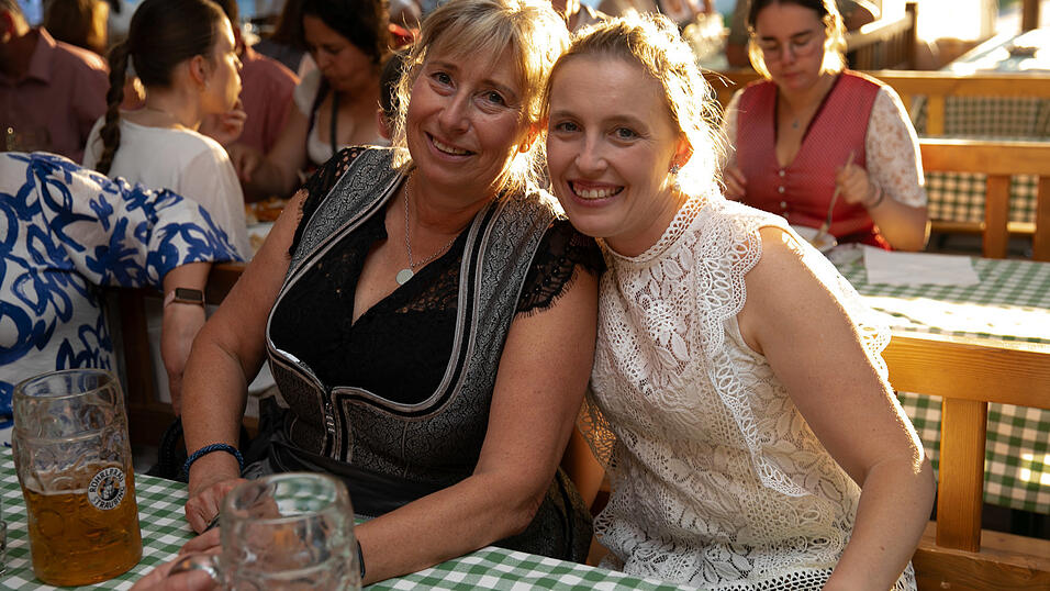 Die Partybilder vom Sonntag, 10. August, aus dem Festzelt Weckmann. Die Partybilder vom Sonntag, 10. August, aus dem Festzelt Weckmann.