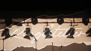 Mit seiner 'Heile Welt'-Tour ist Hannes Ringlstetter zweimal in Passau zu Gast. Mit seiner 'Heile Welt'-Tour ist Hannes Ringlstetter zweimal in Passau zu Gast.