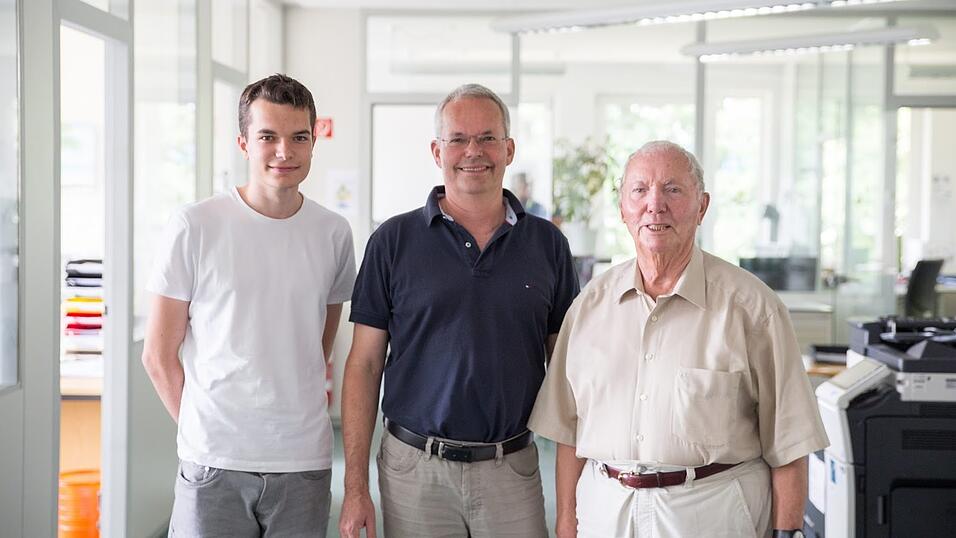 Bald wird neben Martin (M.) und Joachim Hess (r.) auch der Enkel in das Unternehmen einsteigen. Der Enkel ist 28. Bald wird neben Martin (M.) und Joachim Hess (r.) auch der Enkel in das Unternehmen einsteigen. Der Enkel ist 28.