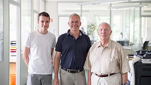 Bald wird neben Martin (M.) und Joachim Hess (r.) auch der Enkel in das Unternehmen einsteigen. Der Enkel ist 28.