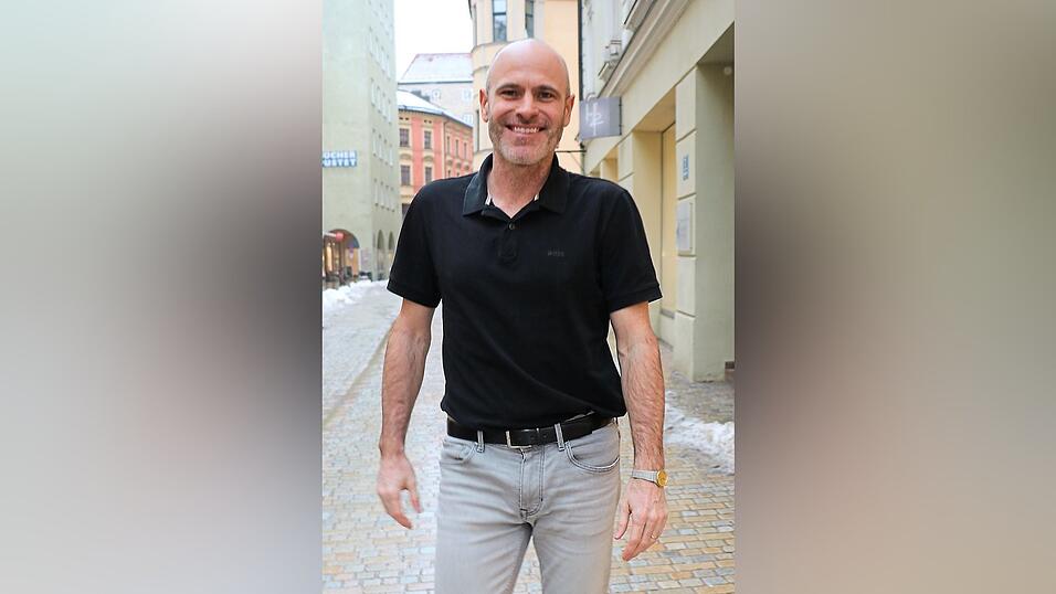 F&uuml;r das Foto hat Michael Schien seine Jacke kurz ausgezogen. Er ist Sportler. Ein bisschen K&auml;lte macht ihm nichts aus.