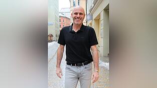 Für das Foto hat Michael Schien seine Jacke kurz ausgezogen. Er ist Sportler. Ein bisschen Kälte macht ihm nichts aus. Für das Foto hat Michael Schien seine Jacke kurz ausgezogen. Er ist Sportler. Ein bisschen Kälte macht ihm nichts aus.