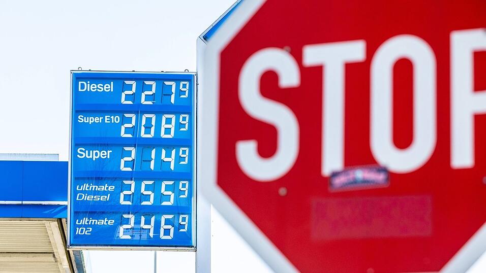 In der kommenden Woche soll ein finaler Beschluss zum Spritpreisd&auml;mpfungspaket gefasst werden.