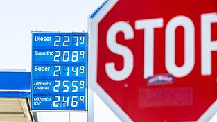 In der kommenden Woche soll ein finaler Beschluss zum Spritpreisd&auml;mpfungspaket gefasst werden.