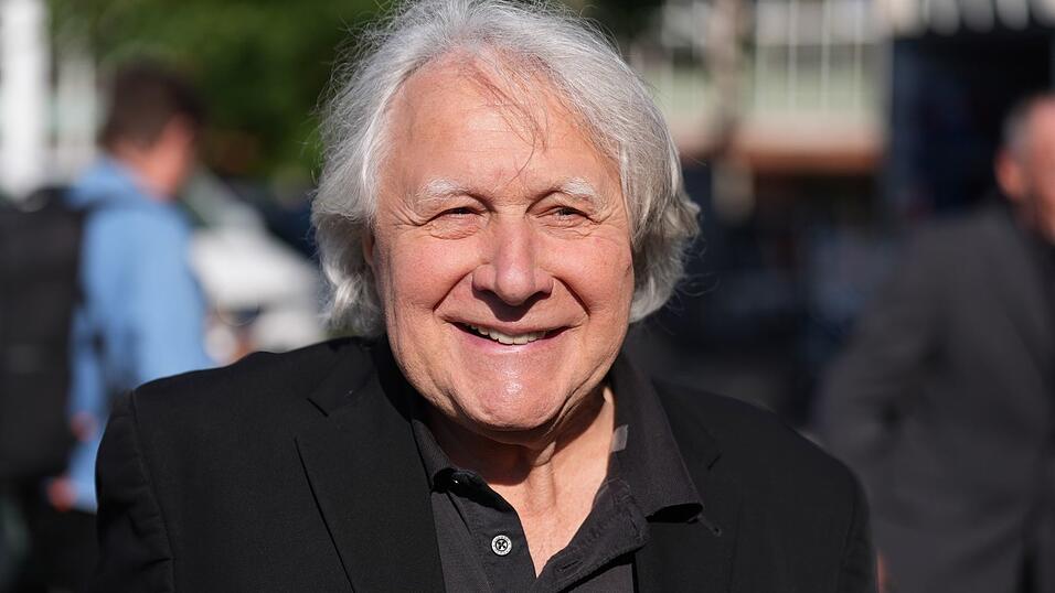 Bekannt wurde Peter Urban als Kommentator des Eurovision Song Contest (ESC) für die ARD. (Archivbild) Bekannt wurde Peter Urban als Kommentator des Eurovision Song Contest (ESC) für die ARD. (Archivbild)