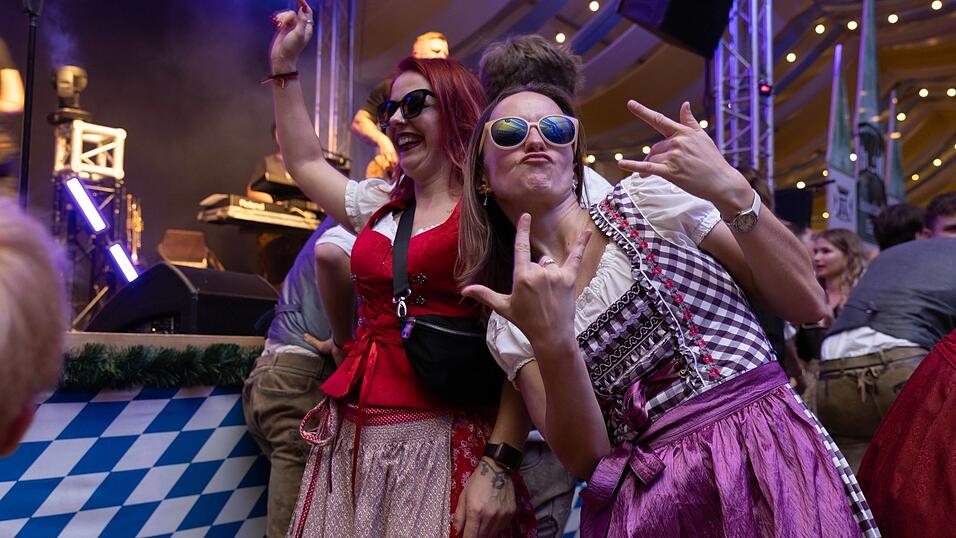 Die Partybilder vom Freitag, 7. August, aus dem Festzelt Reisinger. Die Partybilder vom Freitag, 7. August, aus dem Festzelt Reisinger.