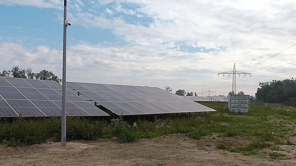Die neue PV-Anlage soll Strom für bis zu 1.800 Haushalte liefern können. Die neue PV-Anlage soll Strom für bis zu 1.800 Haushalte liefern können.
