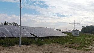 Die neue PV-Anlage soll Strom für bis zu 1.800 Haushalte liefern können. Die neue PV-Anlage soll Strom für bis zu 1.800 Haushalte liefern können.
