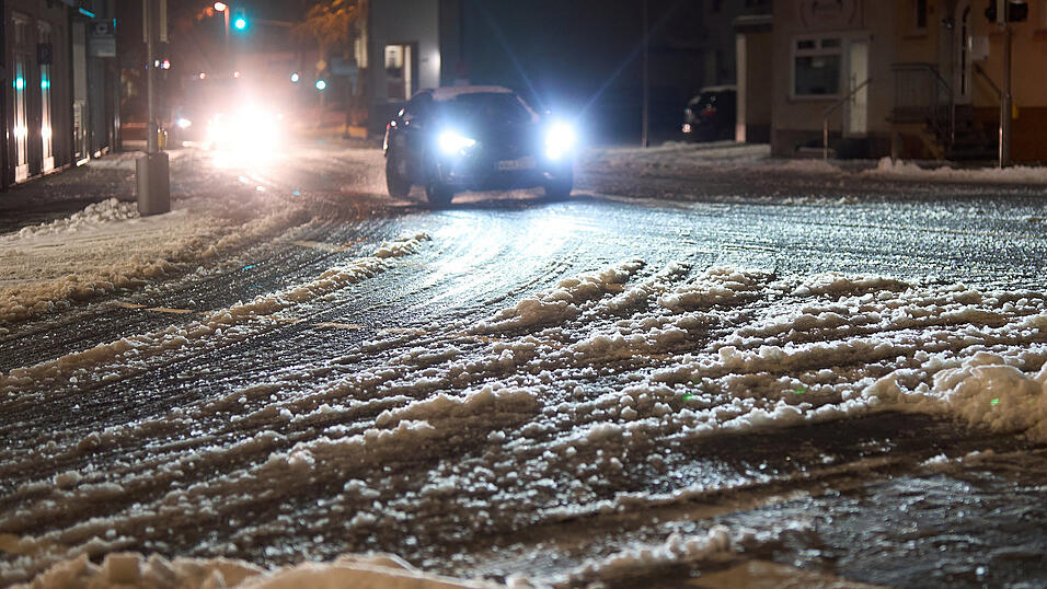 Sturmtief 'Elli' bringt Schnee, Eis und viel Wind. (Symbolbild) Sturmtief 'Elli' bringt Schnee, Eis und viel Wind. (Symbolbild)