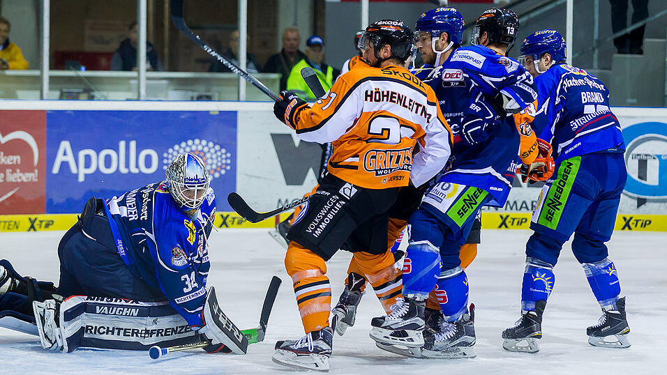 Die Tigers verlieren gegen Wolfsburg mit 2:4. Die Tigers verlieren gegen Wolfsburg mit 2:4.