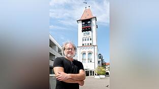 Architekt Markus Riemann vor dem Weißen Turm: Mit der Sanierung hatte er dem ehemaligen Wasserturm eine neue Zukunft gegeben. Dafür wird er nun ausgezeichnet. Architekt Markus Riemann vor dem Weißen Turm: Mit der Sanierung hatte er dem ehemaligen Wasserturm eine neue Zukunft gegeben. Dafür wird er nun ausgezeichnet.