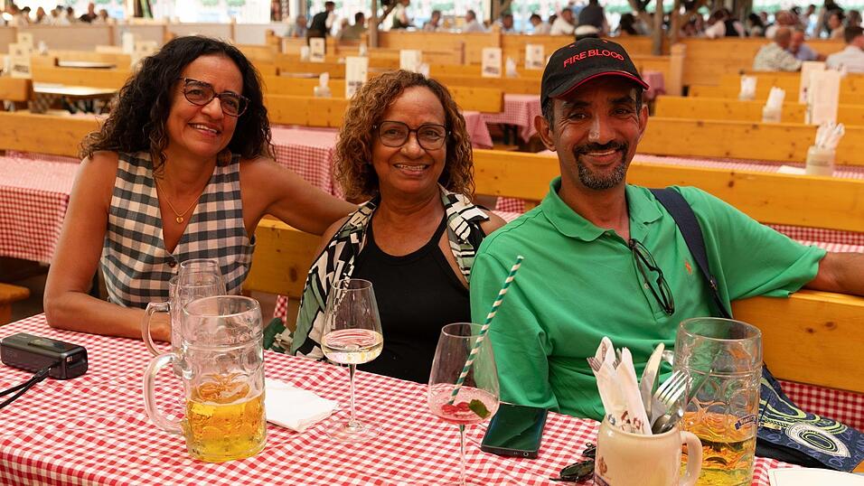 Die Partybilder vom Montag, 10. August, aus dem Festzelt Reisinger. Die Partybilder vom Montag, 10. August, aus dem Festzelt Reisinger.