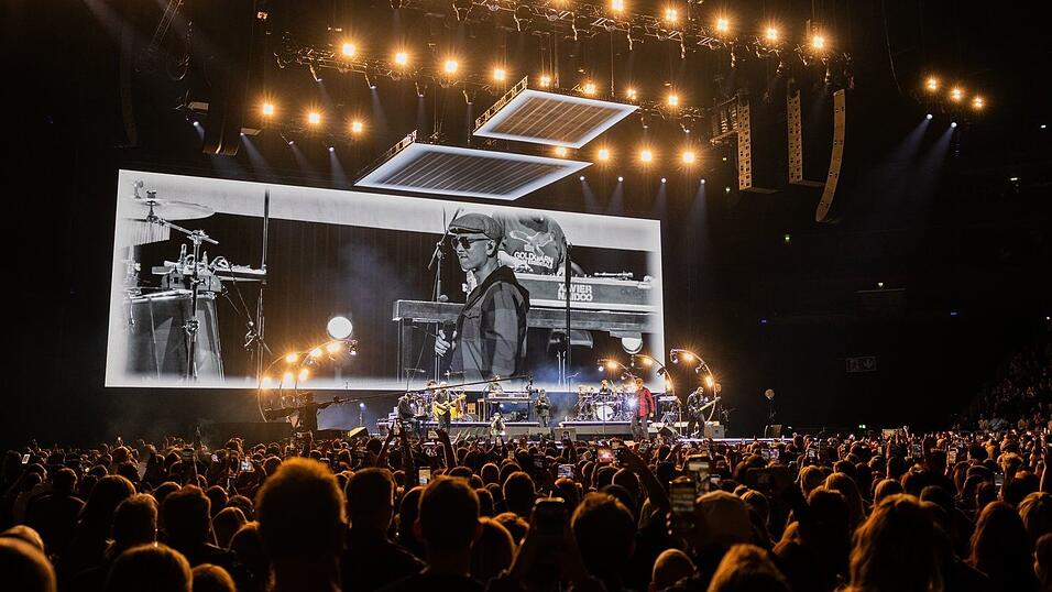 In K&ouml;ln verfolgten Tausende Menschen den Auftakt der Tour &laquo;Bei meiner Seele&raquo;.