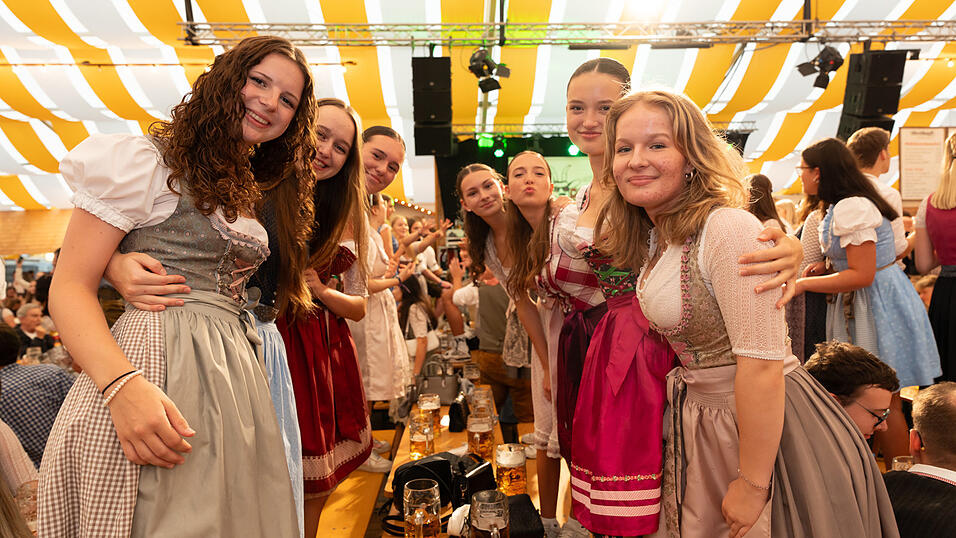 Die Partybilder vom Montag, 19. August, aus dem Festzelt Nothaft. Die Partybilder vom Montag, 19. August, aus dem Festzelt Nothaft.