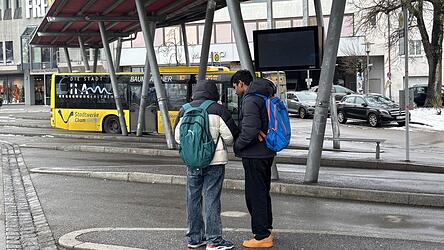 Fast 40 Buslinien müssen in den nächsten zwei Jahren neu ausgeschrieben werden. Ob sich dafür eigenwirtschaftliche Betreiber finden, zweifelt nicht nur der Kreiswerkechef an. Fast 40 Buslinien müssen in den nächsten zwei Jahren neu ausgeschrieben werden. Ob sich dafür eigenwirtschaftliche Betreiber finden, zweifelt nicht nur der Kreiswerkechef an.