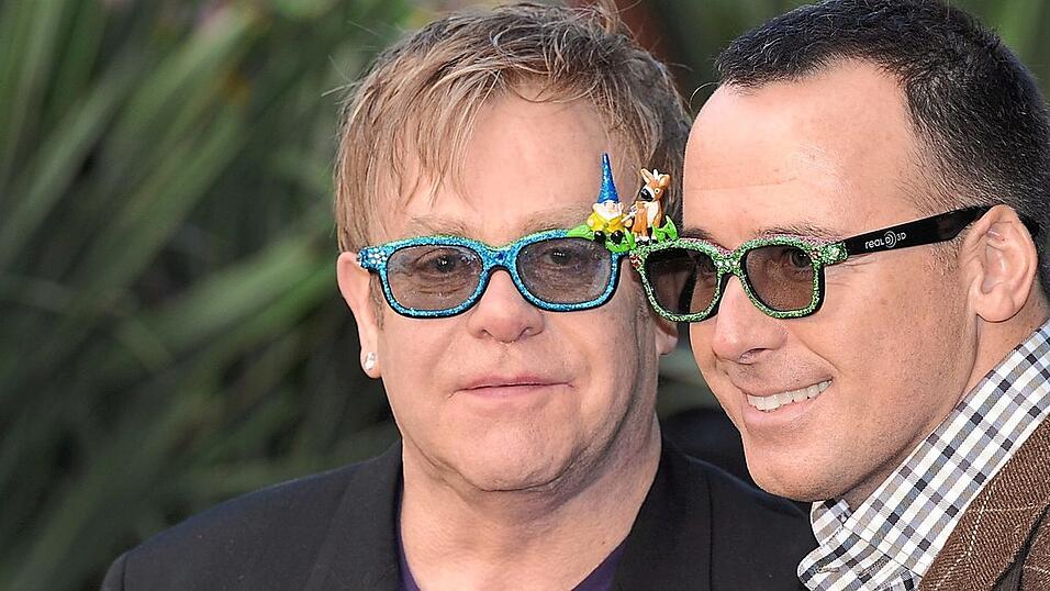 Heute ist Elton John mit seinem Mann David Furnish (r.) glücklich.
