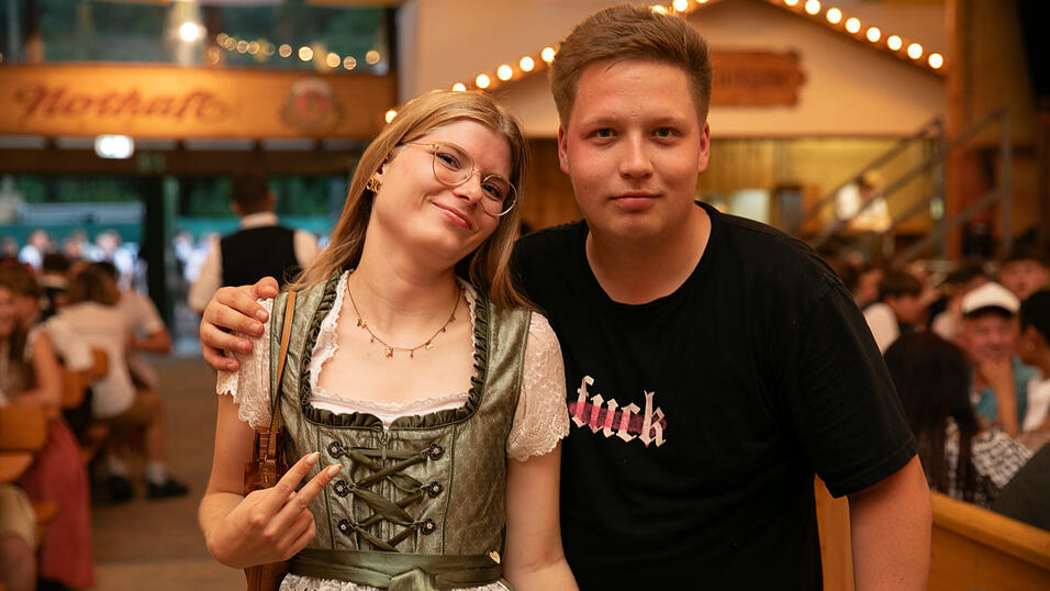 Das sind die Partybilder vom Dienstag, 12. August, aus dem Festzelt Nothaft. Das sind die Partybilder vom Dienstag, 12. August, aus dem Festzelt Nothaft.