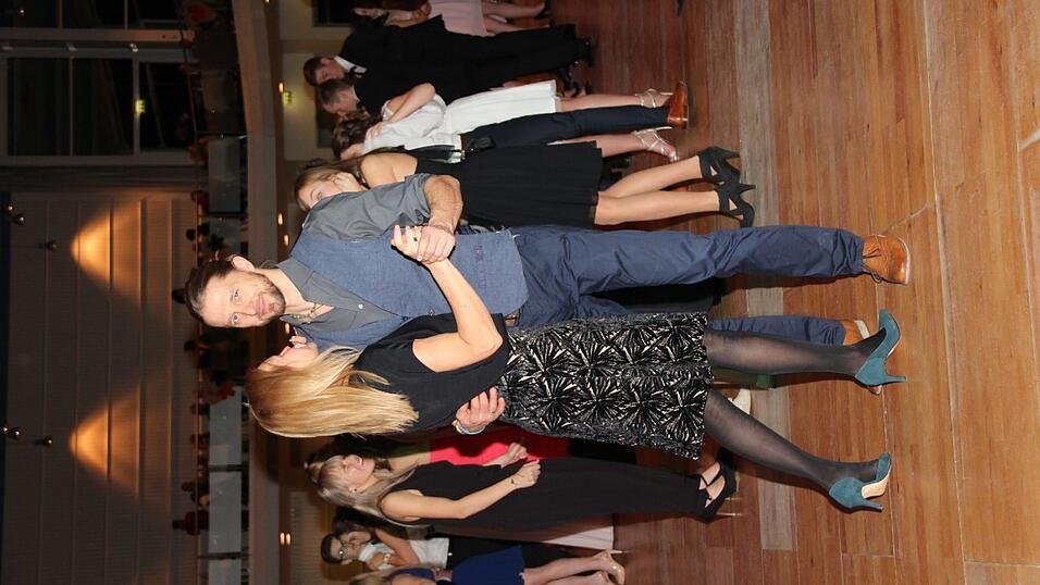 Die Bilder vom Abschlussball der Tanzschule Seidel in der Fraunhofer-Halle am 28. November. Die Bilder vom Abschlussball der Tanzschule Seidel in der Fraunhofer-Halle am 28. November.