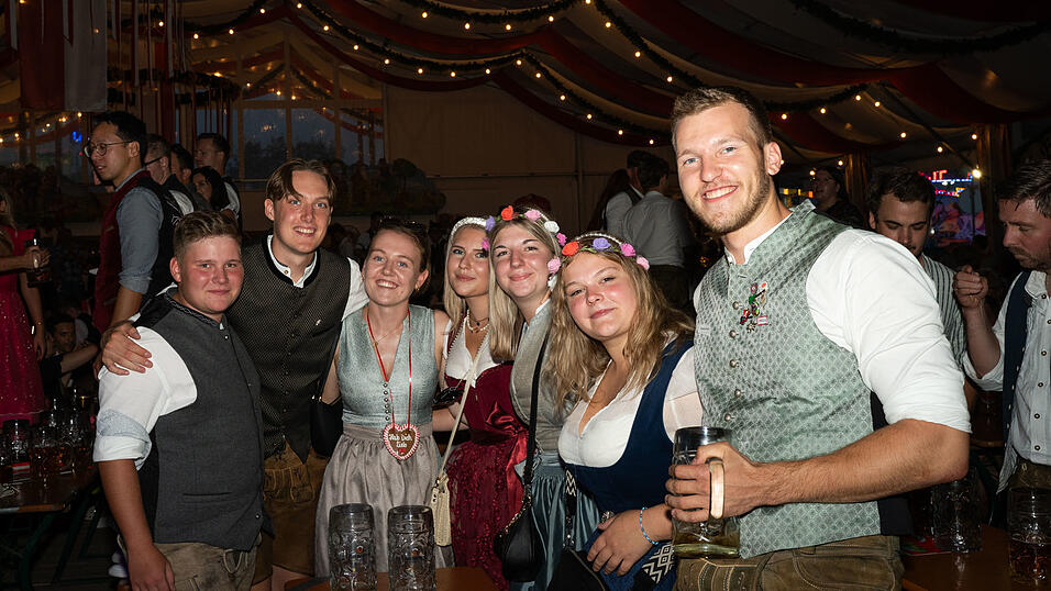 Die Partybilder vom Samstag, 15. August, aus dem Festzelt Greindl. Die Partybilder vom Samstag, 15. August, aus dem Festzelt Greindl.