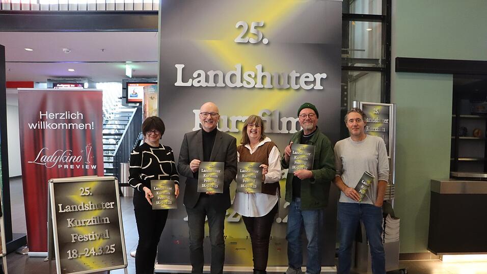 Christiane Vogel vom Kinoptikum, Oberb&uuml;rgermeister Alexander Putz, Birgit Horn, Organisatorische Leiterin, K&uuml;nstlerischer Leiter Michael Orth und Landshutes Kinopolis-Chef Michael Wohlgemuth